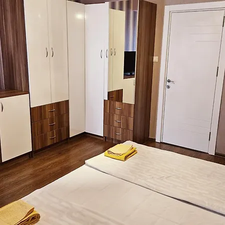 Апартаменты House *